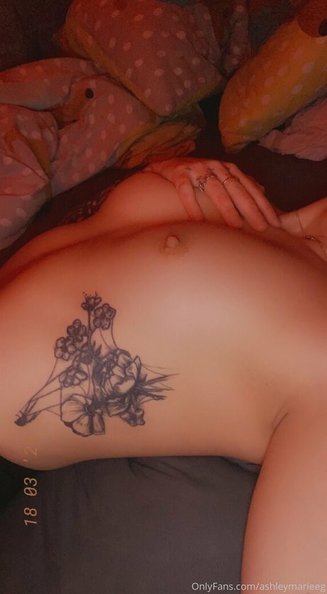 Ashleymarieeg star exclusive pictures