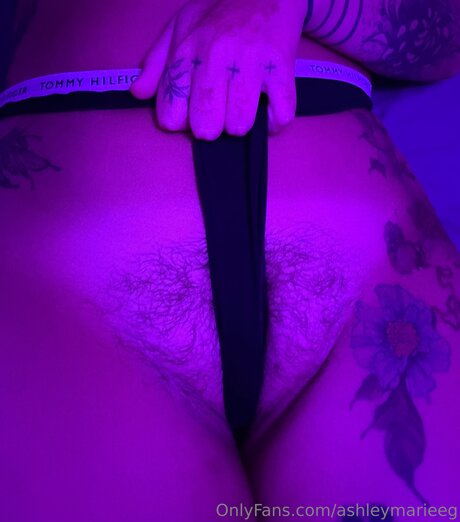 Ashleymarieeg star top photo