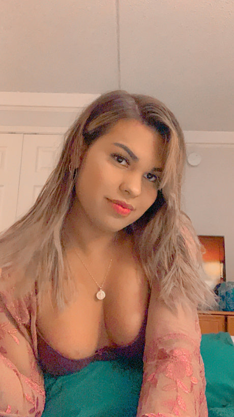 Moncerath exclusive actress galleries