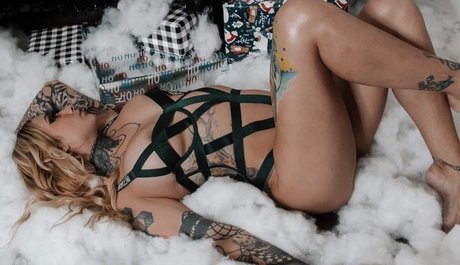 Seyaliri nude model galleries