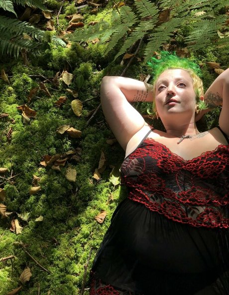 UnicornButtStuff model pretty pictures