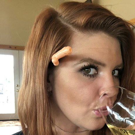 Hotredheadwife88 perfect pornstar archive