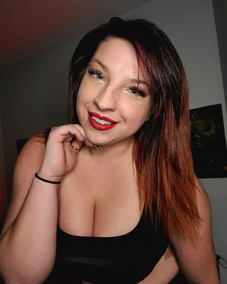 Gabbie Giroux nude model pictures