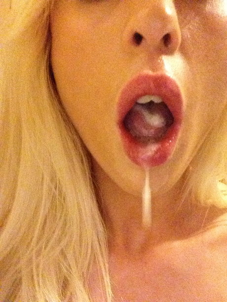 Taylor Jay model top pics