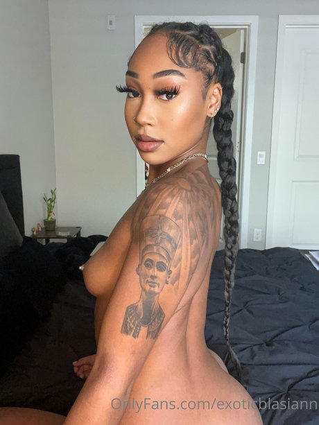 Exoticblasiann_ pornstar naked picture