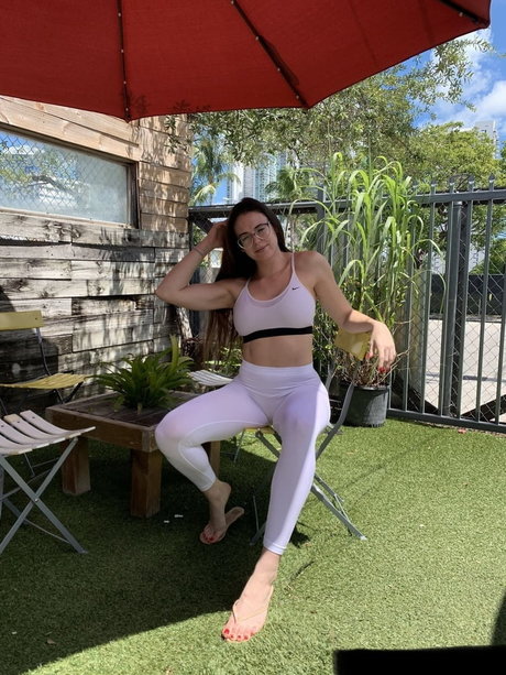 Rae Lynch_ high quality model photos