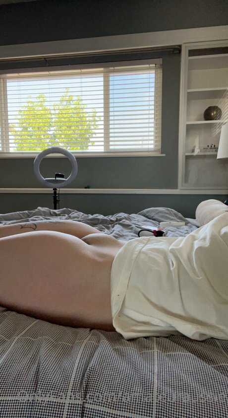 Sarahs button beautiful pornstar pic