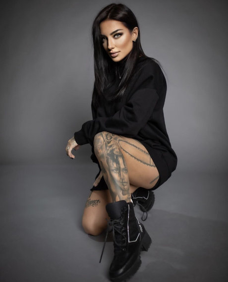 Cherry Rebelle pretty pornstar galleries