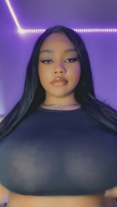 Iris black star nudes photos