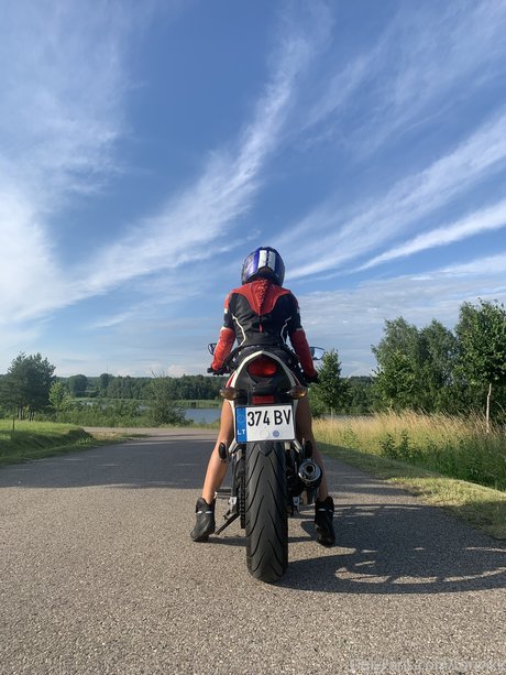 Tori Vikk hot actress gallery