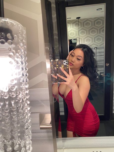 Adorenhi sex star pics