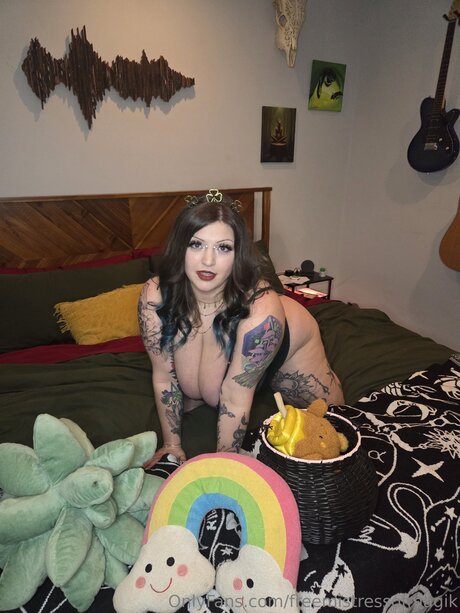 Freemistressofmagik art model gallery