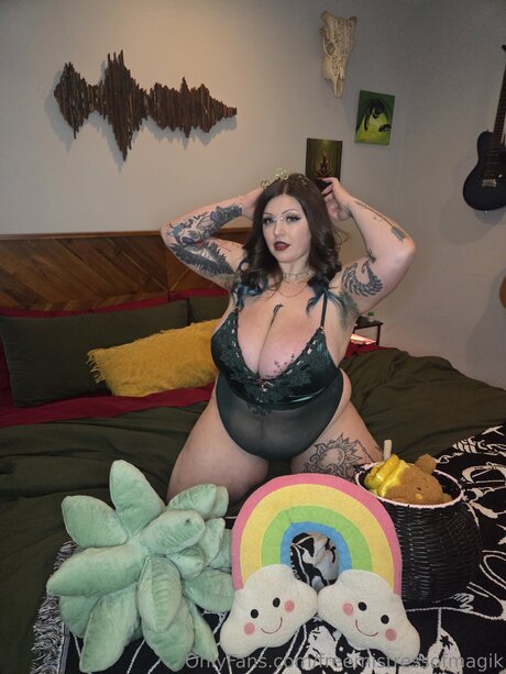 Freemistressofmagik model adult images