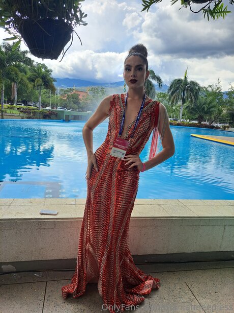 Mariiahneedless xxx star images