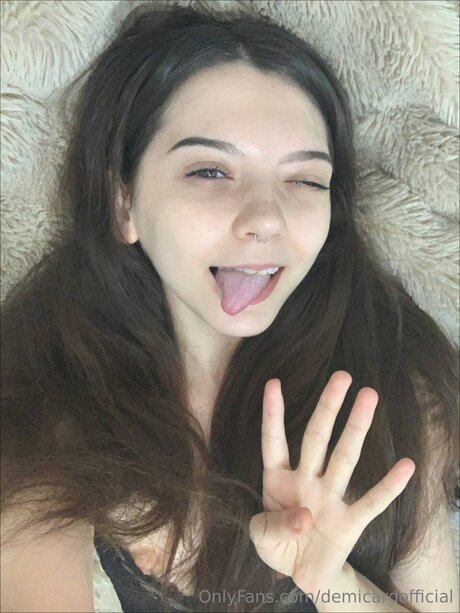 Demicardofficial art star pictures