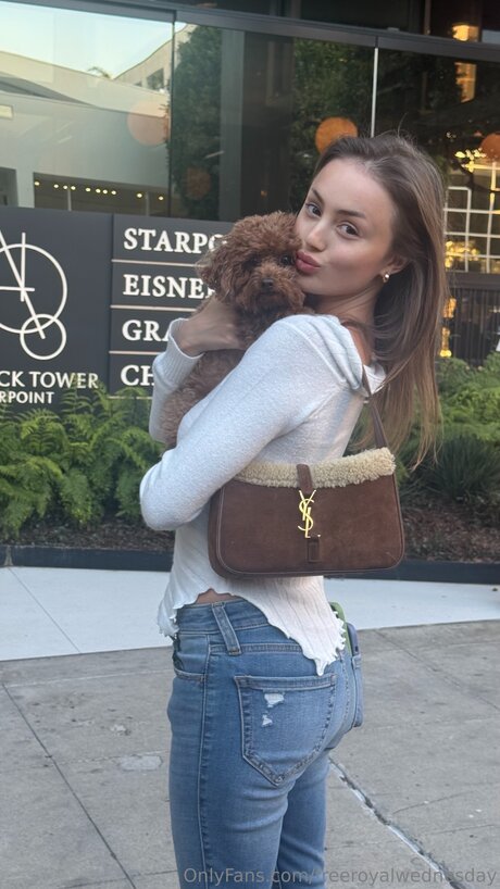 Freeroyalwednesday model high quality gallery