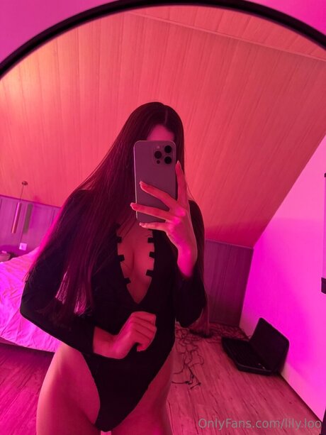 Lily Loo pornstar free gallery