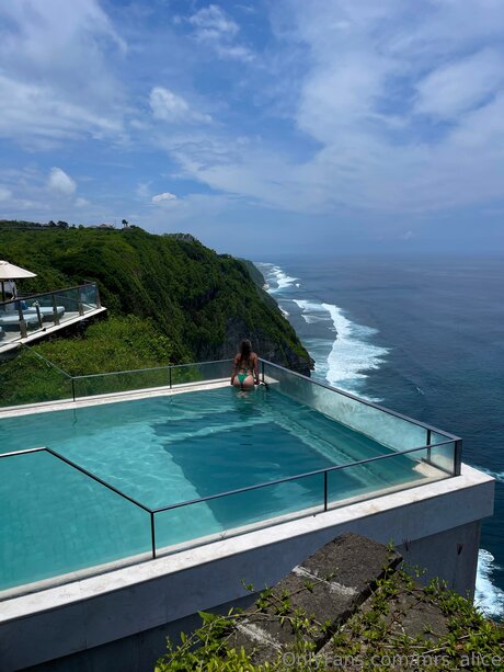 Mrs Alice nude pornstar picture