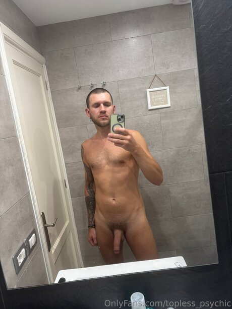 Topless Psychic naked actress photo