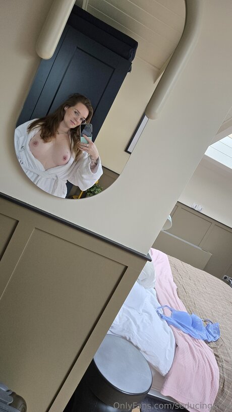 Seducingmila model sex picture