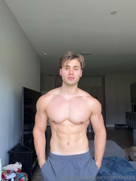 Aaronaesthetics star sexy pictures