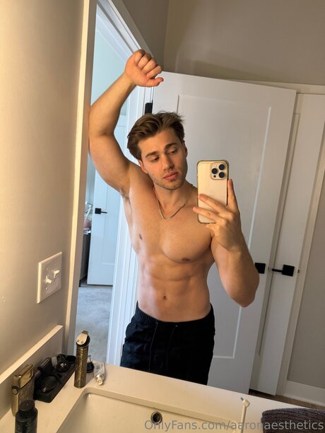 Aaronaesthetics model xxx pic