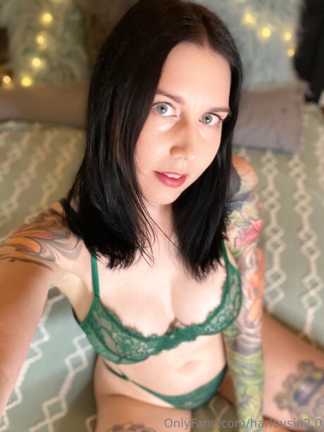 Harleysin2 0 erotic model gallery