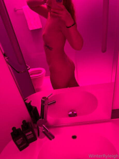 Winterleighxxx nude pornstar pictures
