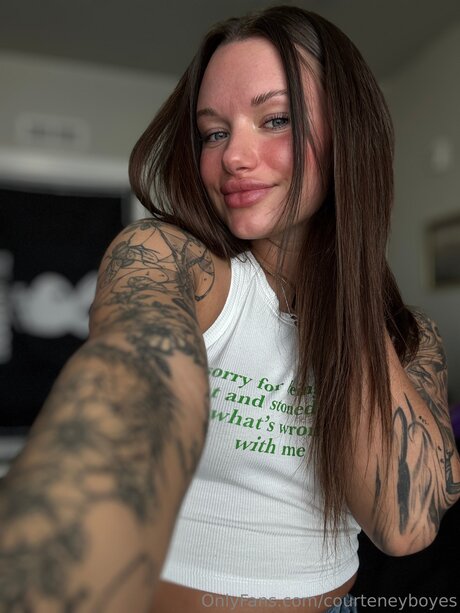 Courteneyboyes pornstar xxx galleries