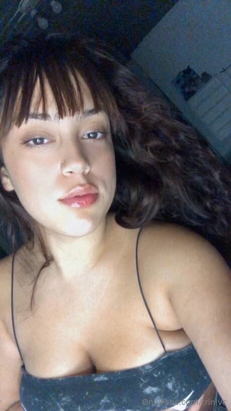 Trinivc model pretty gallery