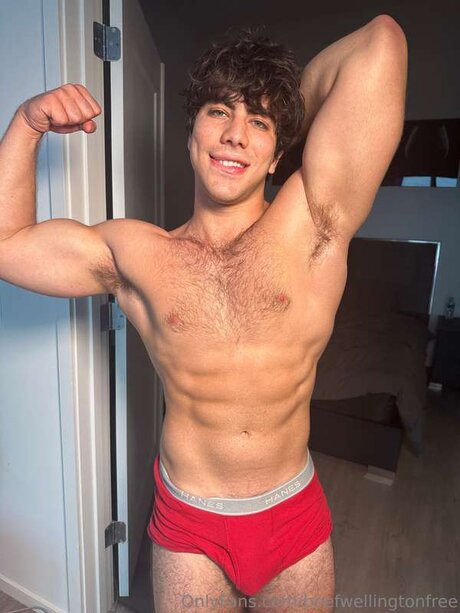 Beefwellingtonfree model naked picture