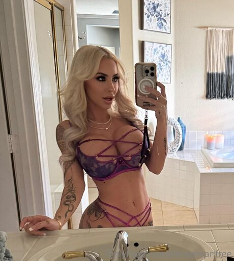 Danaemarifree erotic star pic