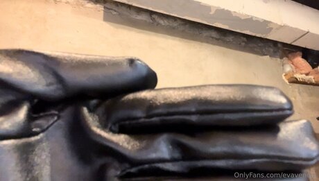 Evavenom adult actress pictures