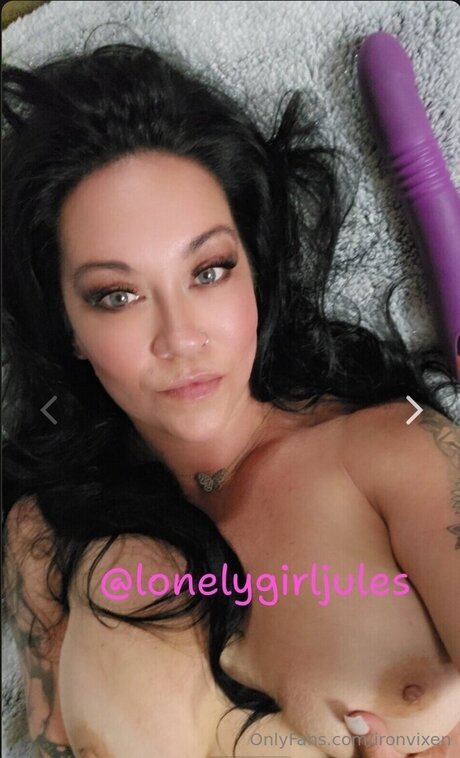 Ironvixen model hot image