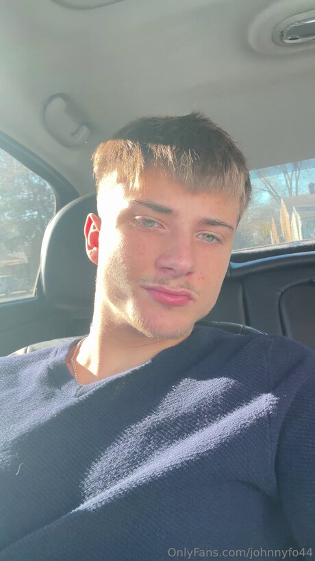 Johnnyfo44 pretty model pics