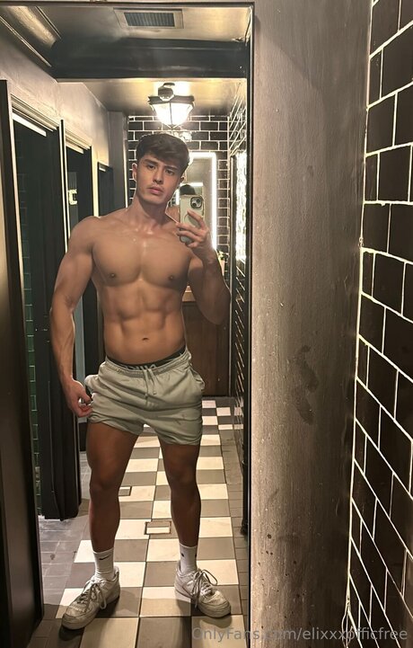 Elixxxofficfree free star photo