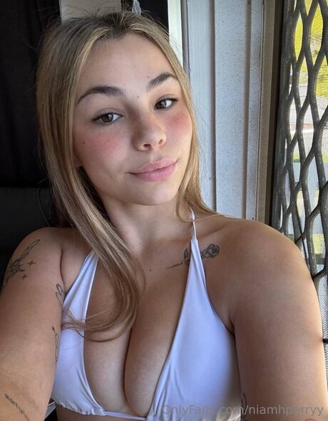 Niamhperryy xxx pornstar pic