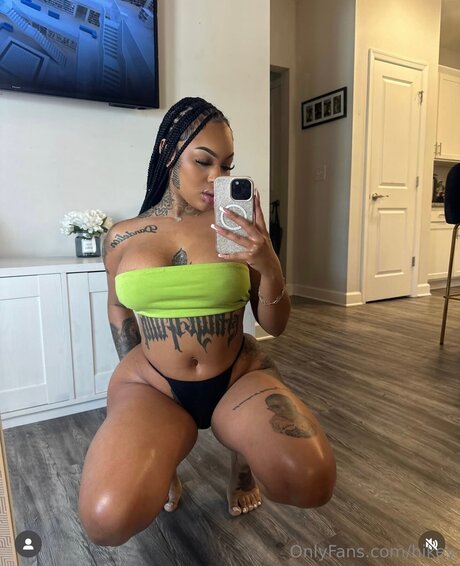 Hikey pretty model images