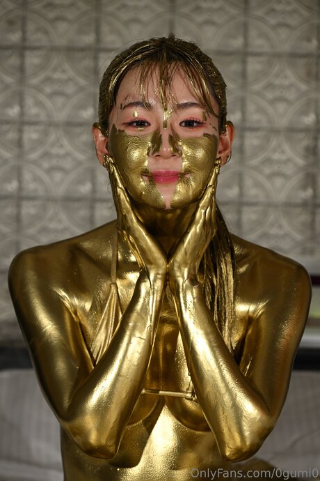 0gumi0 sexy model pictures