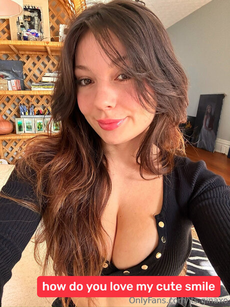 Its Ginaxo pornstar nude picture