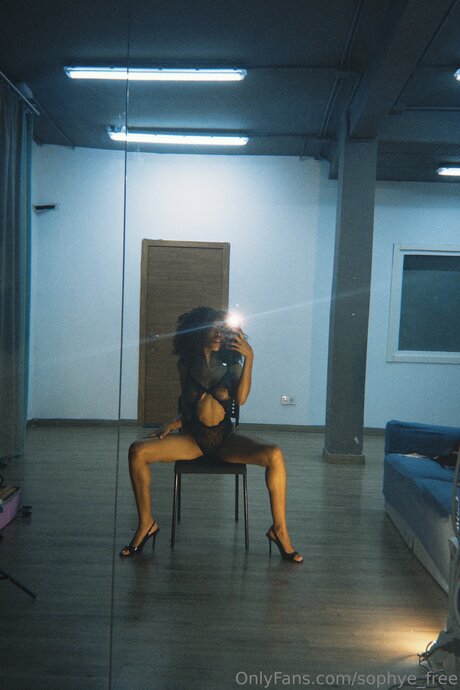 Sophye Free best pornstar img