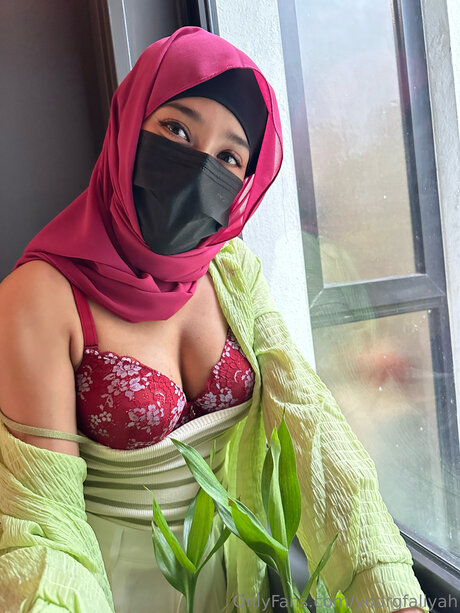 Yourgfaliyah model exclusive picture