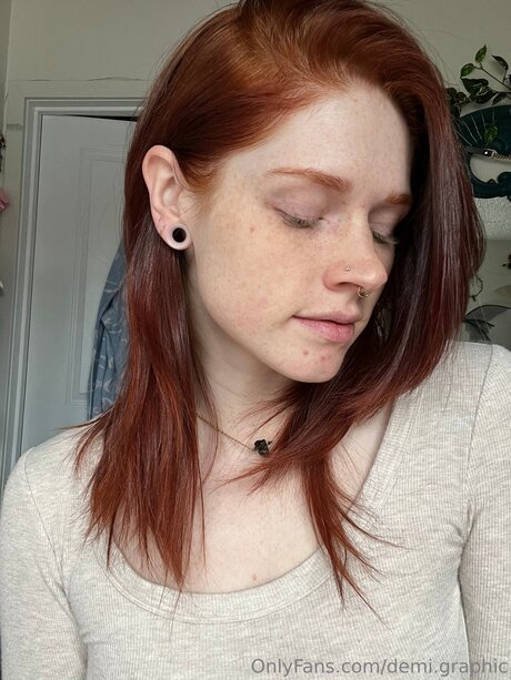 Demi Graphic star porn photos