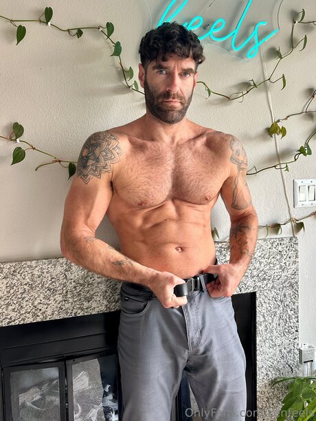 Kenfeels model top picture