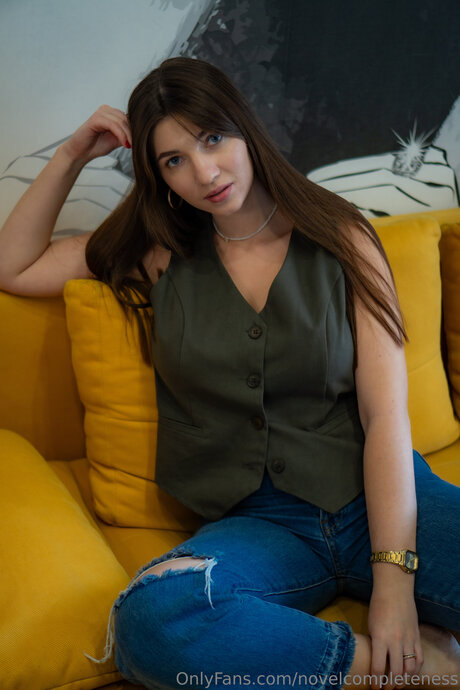 Novelcompleteness model art photos