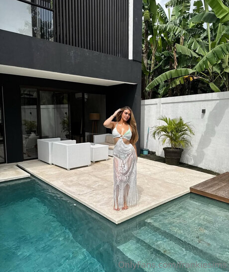 Frankiesims nude model images