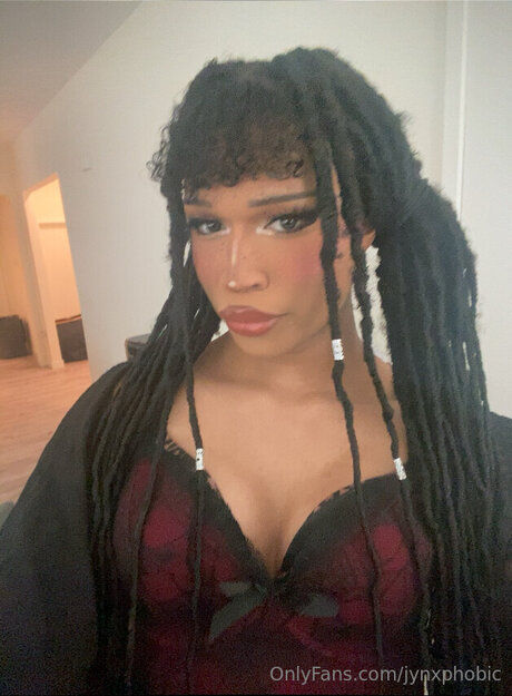 Jynxphobic naked star images