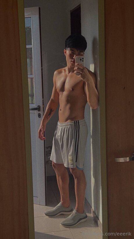 Eeerik nude actress image