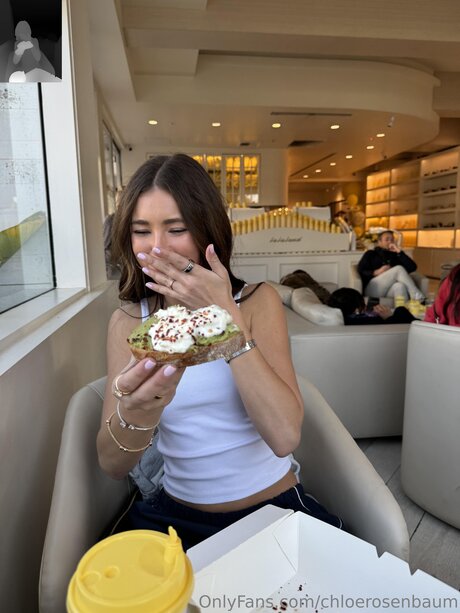 Chloerosenbaum model free img