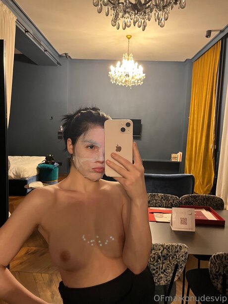 Missmaikoxx star sexy photos